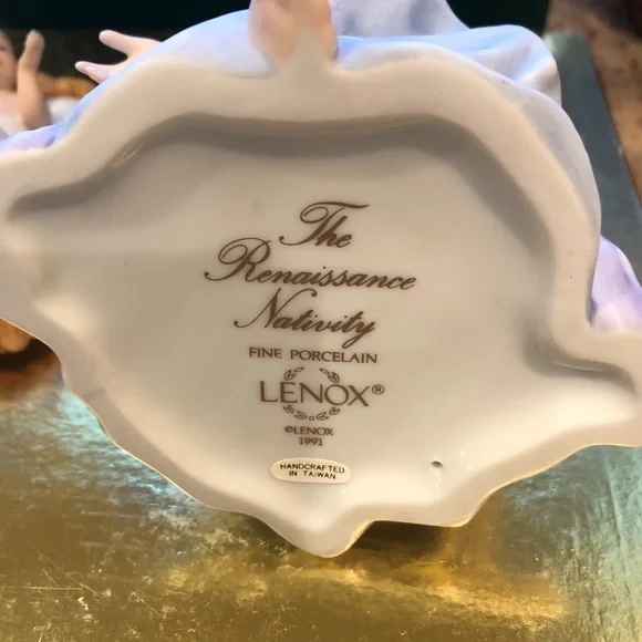 Lenox Renaissance Nativity Set - Mary and Baby Jesus - Picture 8 of 9